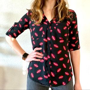 Vampire Lips V-Neck Blouse 💋